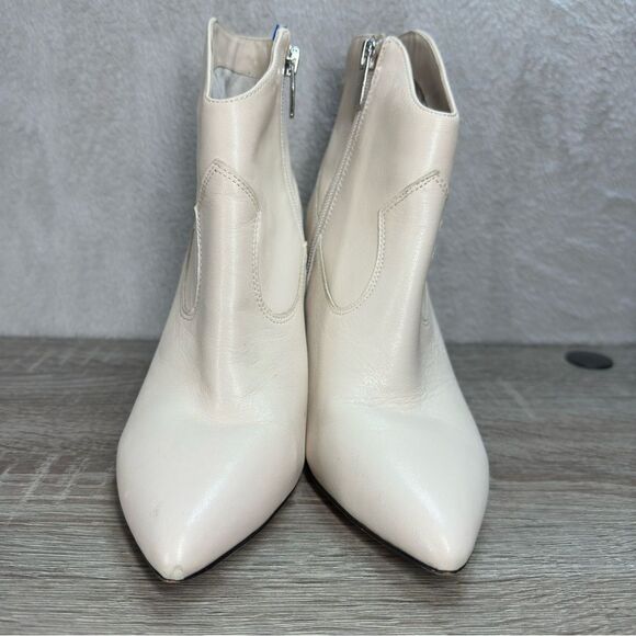 VINCE CAMUTO Ivory High Heeled Soft Leather Ankle Boots Western Women’s Size 7 - Picture 3 of 8